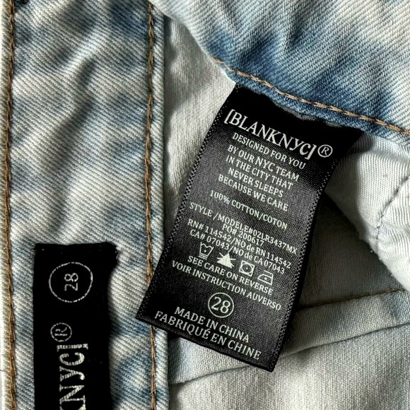 BLANK NYC Franklin Rib Cage Light Blue Jeans with Oversized Cargo Pockets--28 - Picture 13 of 15